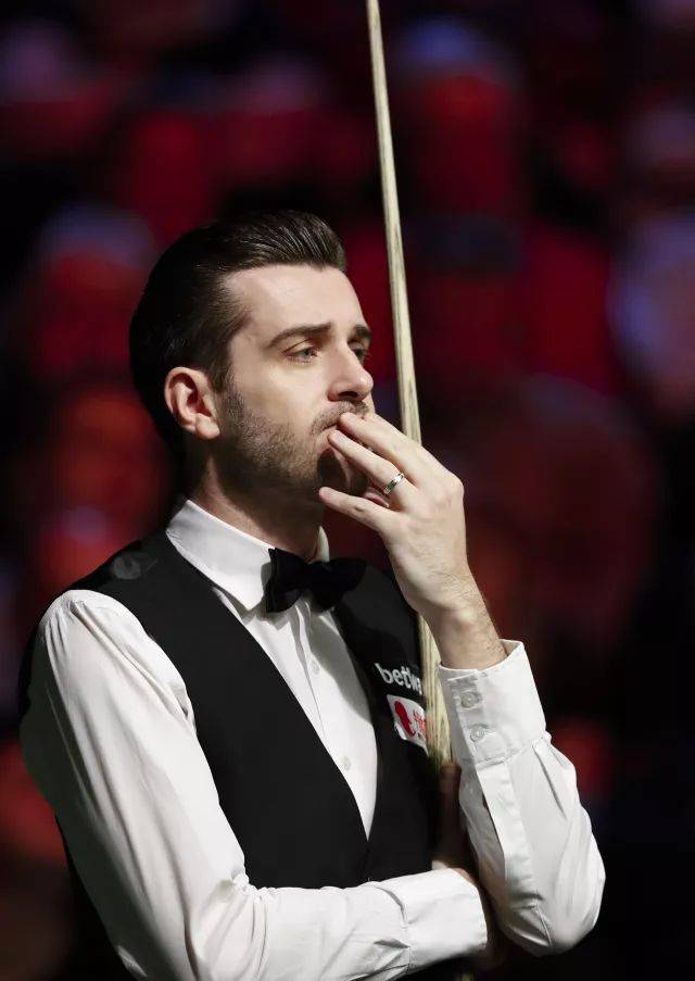 更稳健且高 更稳健且高