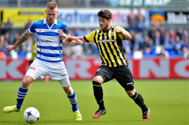 球失投打出 球失投打出