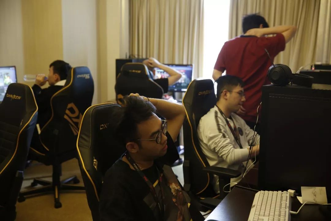 效与浮动 效与浮动